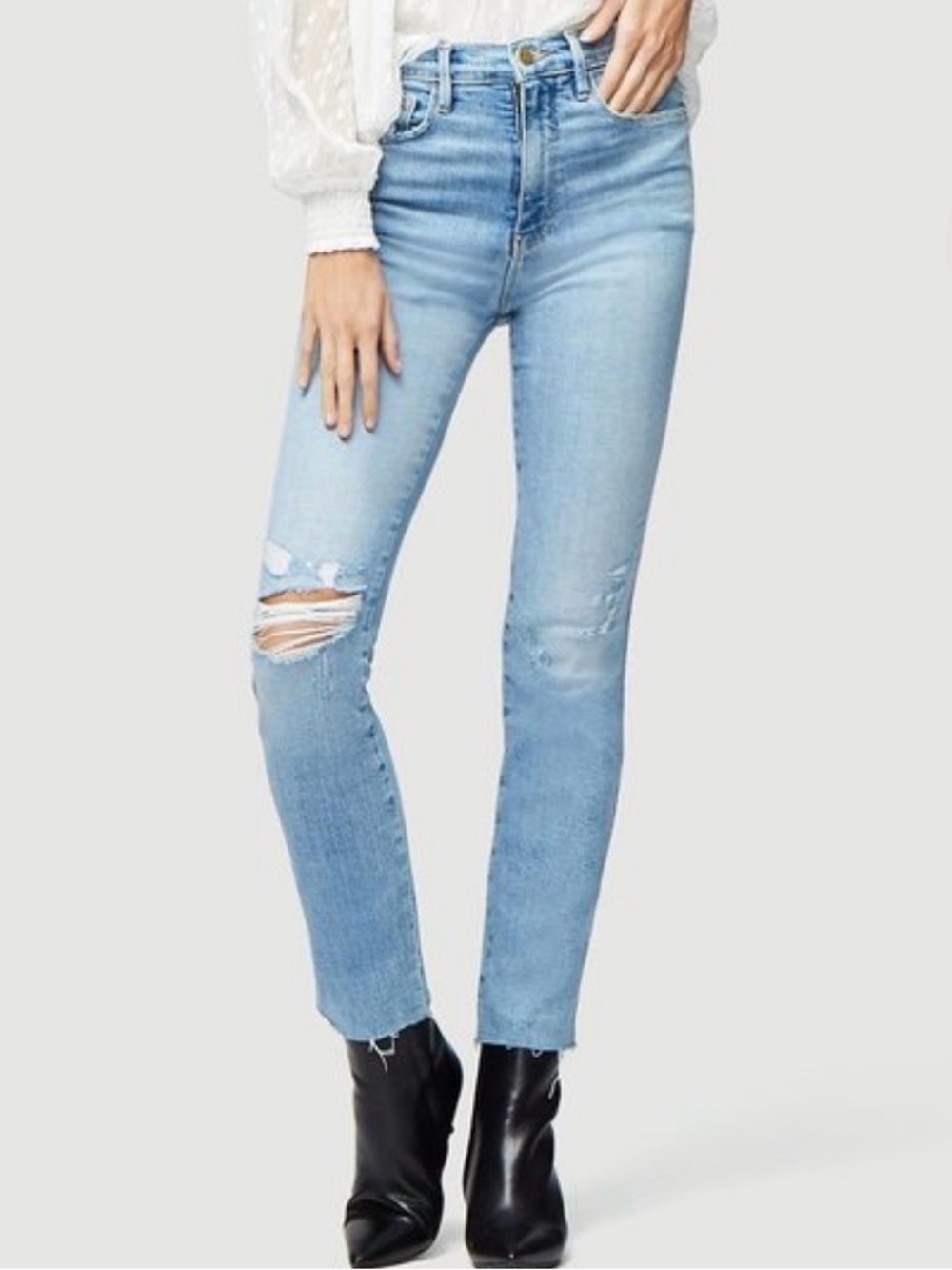 FRAME Le Sylvie Slender Straight Jeans in 25